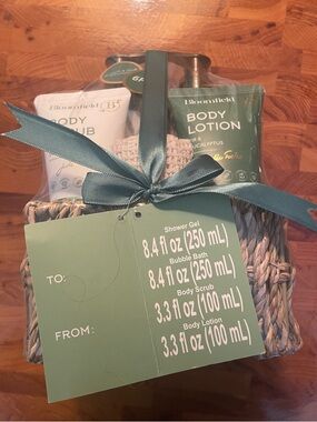 Bloomfield Green Fir & Eucalyptus Body Care Set - Lotion Scrub Gel Bubble Bath